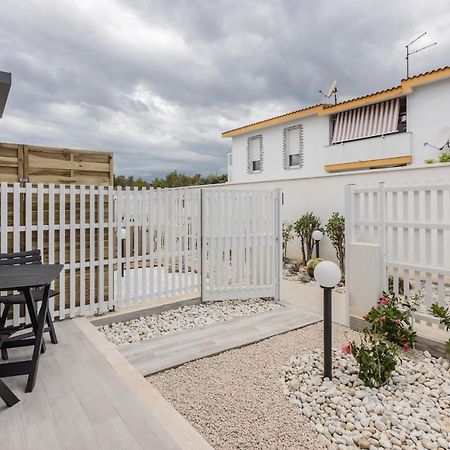 Pula Comfy Apartment W/ Private Parking מראה חיצוני תמונה